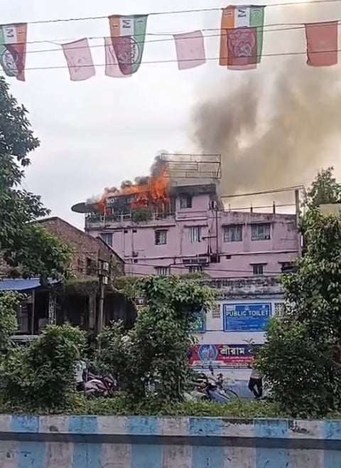 हल्दिया के एक बहुमंजिला इमारत में लगी आग