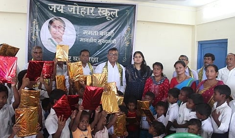 जाबरा चाय बागान में खुला जय जोहार स्कूल