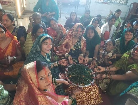महिलाओं ने भगवान शिव की पूजा कर हरियाली तीज हर्षोल्लास के साथ मनाया