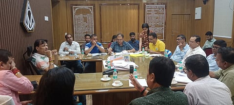 आसनसोल नगर निगम में अमरूत जल परियोजना के तहत पानी की समस्या के समाधान को लेकर हुई बैठक