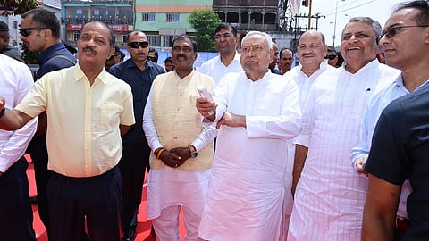 मुजफ्फरपुर में विकास परियोजनाओं का शिलान्यास करते हुए सीएम नीतीश कुमार
