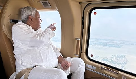 सीएम नीतीश कुमार ने बाढ़ प्रभावित जिलों का हवाई सर्वेक्षण किया