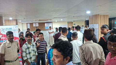 लाइफ लाइन मल्टी-स्पेशलिटी अस्पताल पर रुपये गबन करने का आरोप !