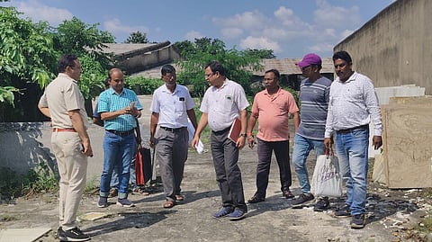 कुल्टी क्षेत्र में अवैध रूप से तालाब की भराई करने का आरोप