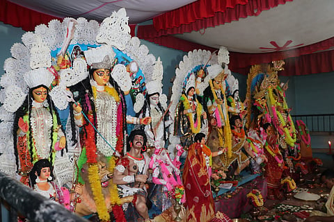 नबग्राम थाने के पशला गांव की तीन दुर्गा प्रतिमाएं