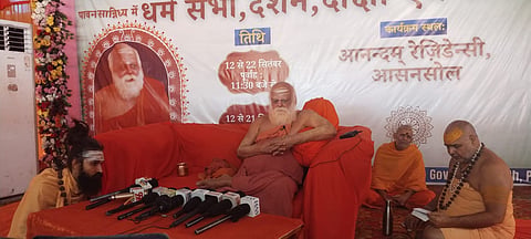 हिन्दू धन जमा करना नहीं बल्कि उससे मदद करना भी सिखे : शंकराचार्य