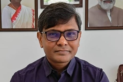 एनजेबी के सचिव और सीईओ शशि भूषण सिंह