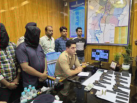 हथियार के साथ गिरफ्तार अभियुक्त