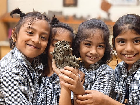 स्कूलों ने सिखाया पटाखे नहीं, सेवाभाव से जलाएं दिवाली की लौ