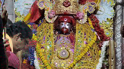 राजशी वेश में सजी मां तारा