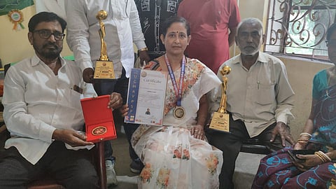 एशिया कप योग प्रतियोगिता में कुल्टी की महिला ने जीता स्वर्णपदक