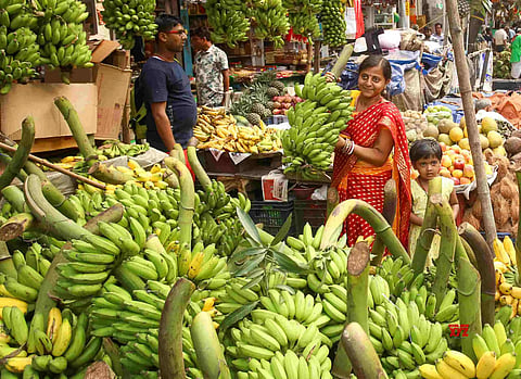 छठ पूजा की रौनक से बाजार गुलजार