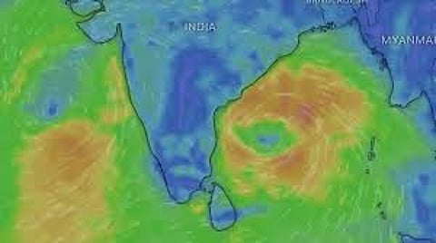 Cyclone Montha : कोलकाता में चक्रवात मोंथा का असर, इन जिलों में भारी बारिश, चेतावनी जारी