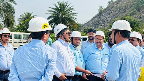 ईसीएल के डी (टी) ओपी नीलाद्रि राय ने सालानपुर क्षेत्र का किया दौरा