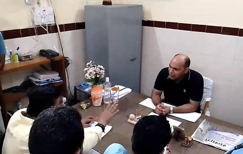 Trinamool Congress submits memorandum to Barrackpore Station Manager!