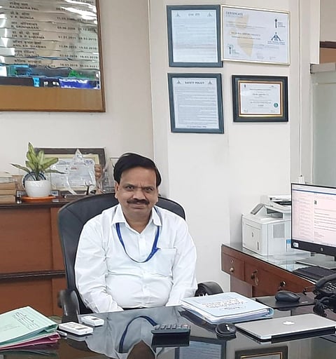 एयरपोर्ट डायरेक्टर विक्रम सिंह