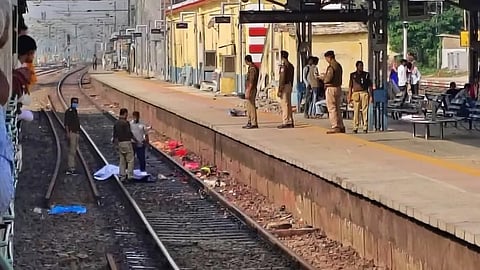 Train Accident : मिर्जापुर में दर्दनाक हादसा, 4 की मौत, कई घायल