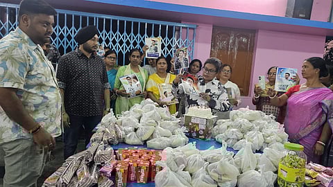 जरूरमंदों के बीच बांटी गई खाद्य सामग्री