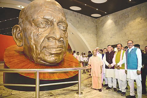 Yogi visits the Statue of Unity
