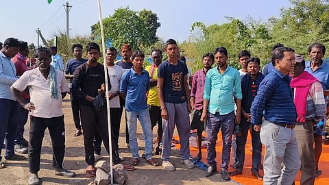 नाकराकोंदा-कुमारडीही ओसीपी पर प्रदर्शन कर उत्पादन किया ठप