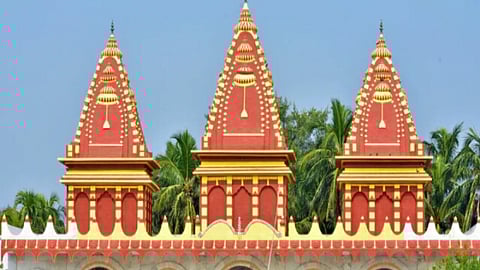 गंगासागर स्थित कपिल मुनी मंदिर की तस्वीर (फाइल फोटो)