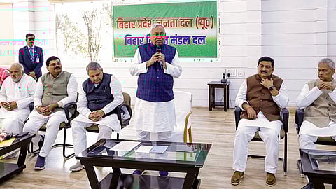 बिहार में NDA विधायक दल के नेता बने नीतीश कुमार