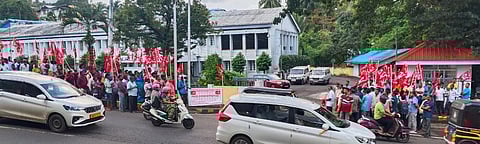 मजदूरों के नियमितीकरण की मांग पर पोर्ट ब्लेयर में विशाल रैली