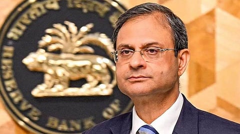 डॉलर की बढ़ती मांग से गिर रहा है रुपया : RBI