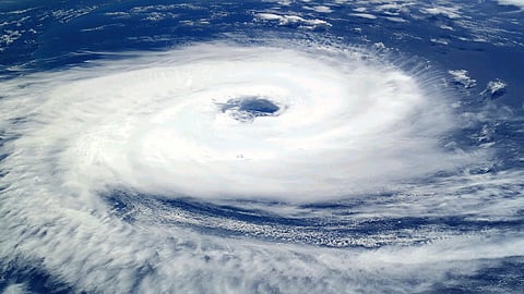 एक साथ आयेंगे तीन चक्रवाती तूफान