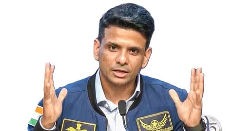 अंतरिक्ष बहुत मज़ेदार जगह, लेकिन भारहीनता के कारण रहती है भ्रम की स्थिति : शुभांशु शुक्ला