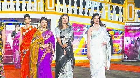 IFFI में फैशन शो ‘साड़ियां इन मोशन’