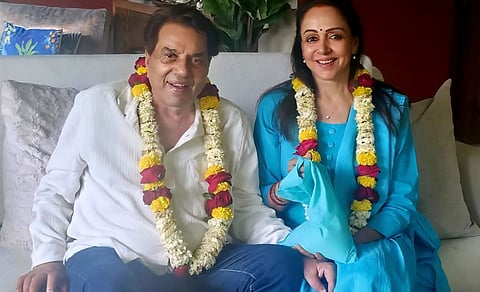 अनगिनत यादें रह गईं: धर्मेंद्र के निधन के बाद हेमा मालिनी की पहली पोस्ट