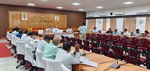 सांसद की अध्यक्षता में दिशा बैठक में विकास योजनाओं की समीक्षा