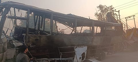 बस में आग लगने से तीन नेपाली यात्रियों की मौत, 24 गंभीर रूप से झुलसे