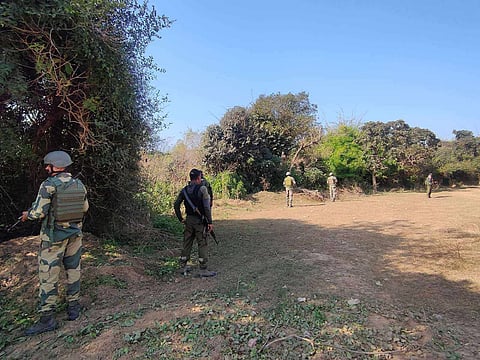 कश्मीर में एसआईए की छापेमारी, ‘व्हाइट कॉलर’ आतंकी मॉड्यूल की जांच जारी