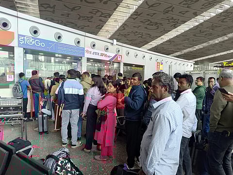 फंसे यात्री, रद्द उड़ानें और बढ़ता हवाई किराया: इंडिगो संकट जारी