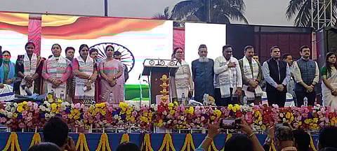 फलता में जिला पुस्तक मेला के उद्घाटन के दौरान मौजूद मंत्री सिद्दीकुल्लाह चौधरी, डीएम अरविंद कुमार मीणा व अन्य मौजूद थे