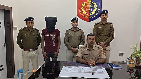 बंदूक और कारतूस के साथ गिरफ्तार अभियुक्त