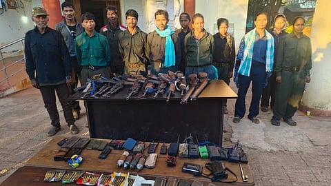 टॉप माओवादी नेता रामधर मज्जी ने 11 कैडर संग सरेंडर