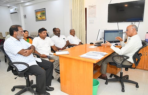 SIR पर आयोग ने राजनीतिक दलों के साथ बैठक की