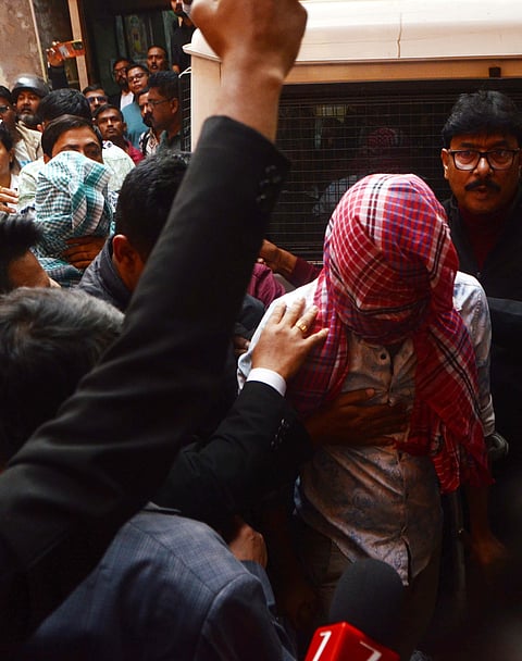 बैंकशाल कोर्ट ने अभियुक्तों को एक हजार रुपये के बॉंड पर जमानत दी