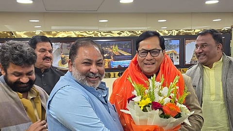 वाराणसी में तैरेगा स्वदेशी हाइड्रोजन जहाज, मंत्री सोनोवाल ने दिखाई हरी झंडी