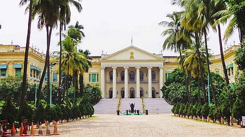 लोकभवन का नया गौरव द्वार : अब 'वंदे मातरम'