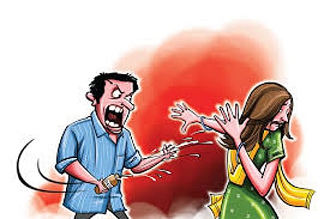 करया में पूर्व प्रेमिका ने युवक पर किया एसिड अटैक