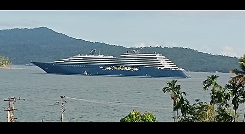 हैडो घाट पहुंचा अंतर्राष्ट्रीय क्रूज शिप ‘ल्यूमिनारा’