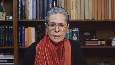 मोदी सरकार ने मनरेगा पर बुलडोजर चलाया: सोनिया गांधी