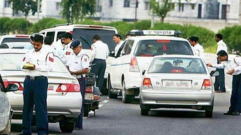 दिल्ली में लाखों वाहन मालिकों ने रातों रात किया PUC आवेदन