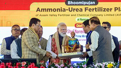 मोदी ने असम में जिस कारखाने की रखी आधारशिला, उससे इन राज्यों को भी मिलेगा यूरिया