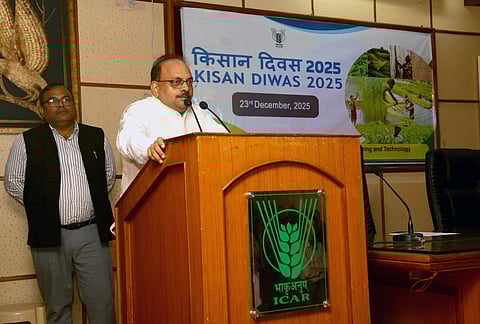 आईसीएआर-निन्फेट के निदेशक डॉ. डी. बी. शक्यवार