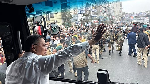 लंबे अरसे बाद ढाका लौटने पर तारिक रहमान का जोरदार स्वागत, क्या बनेंगे प्रधानमंत्री?